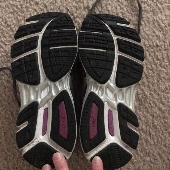 ASO Anastasia Steele Asics Gel Forte sneakers - Picture 6 of 11